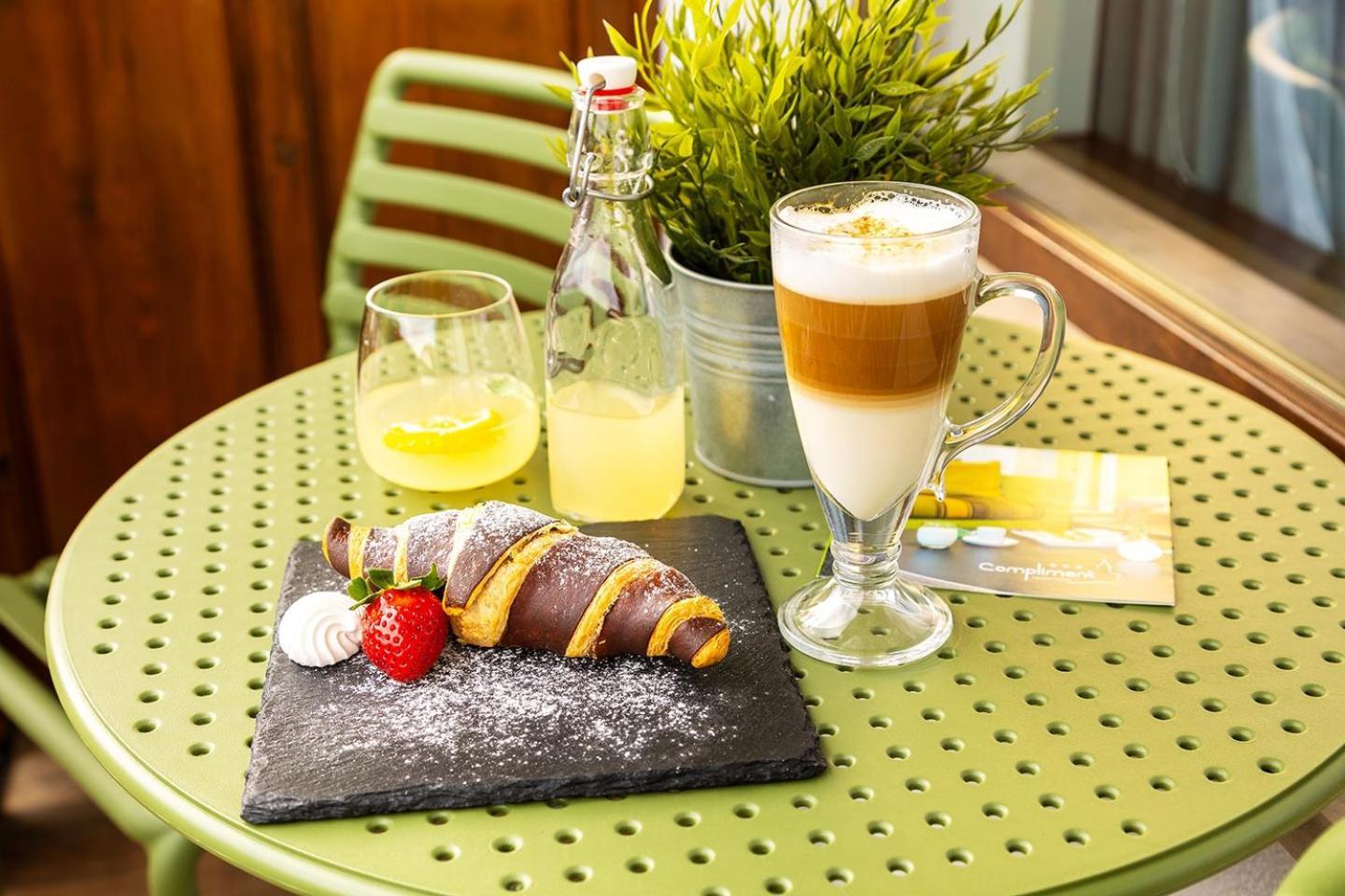 Hotel Compliment Tryavna Ngoại thất bức ảnh